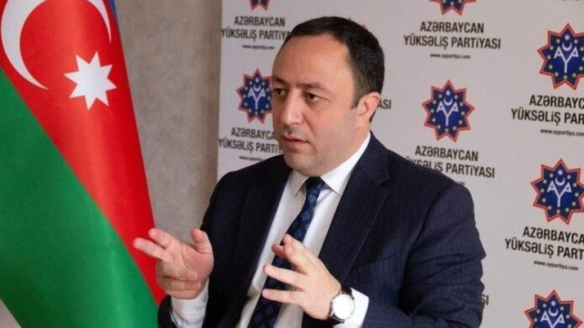 Keçmiş partiya sədri məhkəmədə həbs olundu