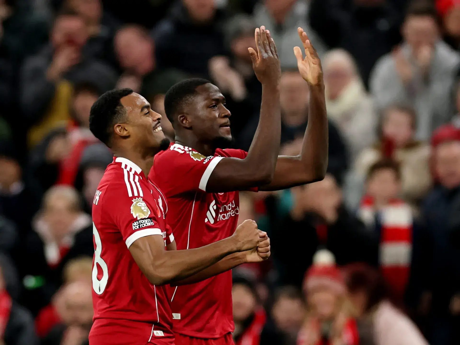 Liverpul Villanı məğlub edərək məğlubiyyət seriyasına son qoydu, Man Yunayted heç-heçə etdi